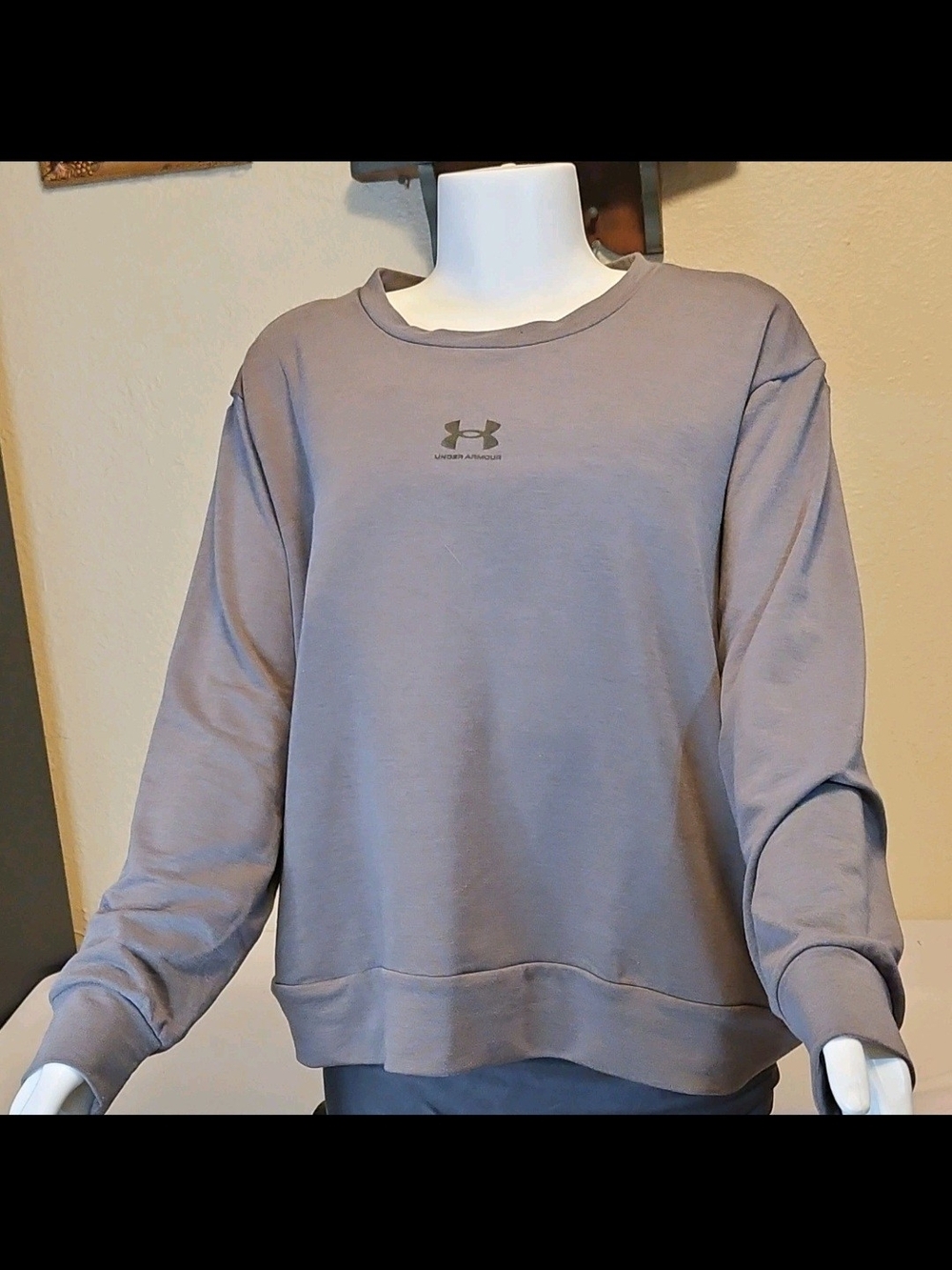 Under Armour Loose Fit Top in Dark Gray (1X)